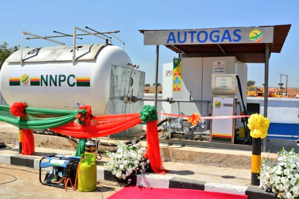 nigeria-oil-companies-start-conversion-of-7-000-filling-stations-to